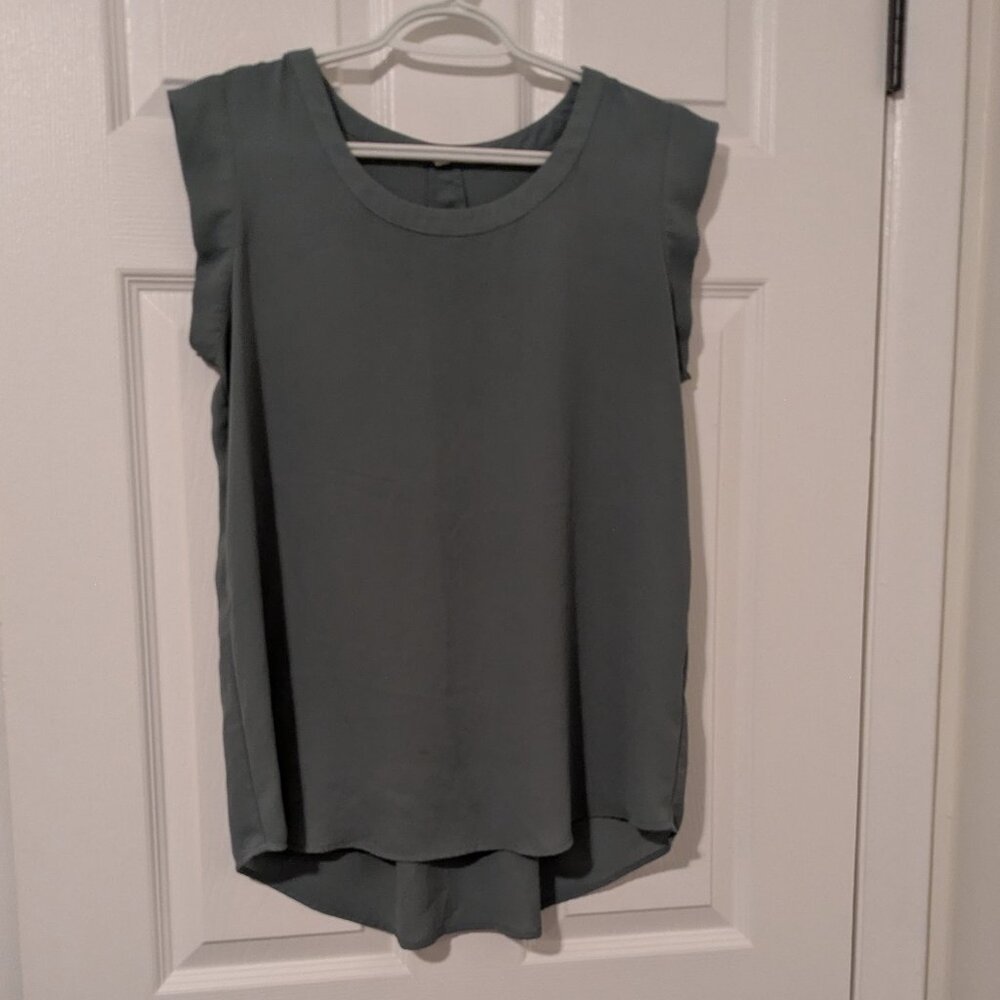 Pleione flutter sleeve flowy blouse size small